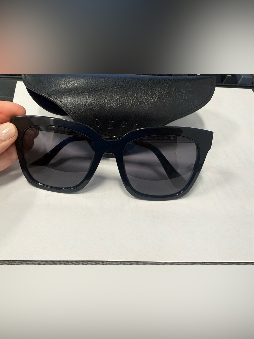 Diff Eyewear Black Oversized Square Women’s Sunglasses Bella